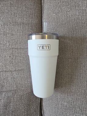 Yeti White Insulated Tumbler with Clear Lid and Straw